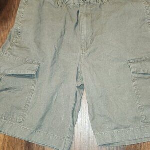 Very Gently Worn Mens Sz 33 Chaps Ralph Lauren Gray Cargo Shorts